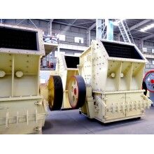 在砂石緊缺的非常時(shí)期，小型碎沙機(jī)發(fā)揮大作用